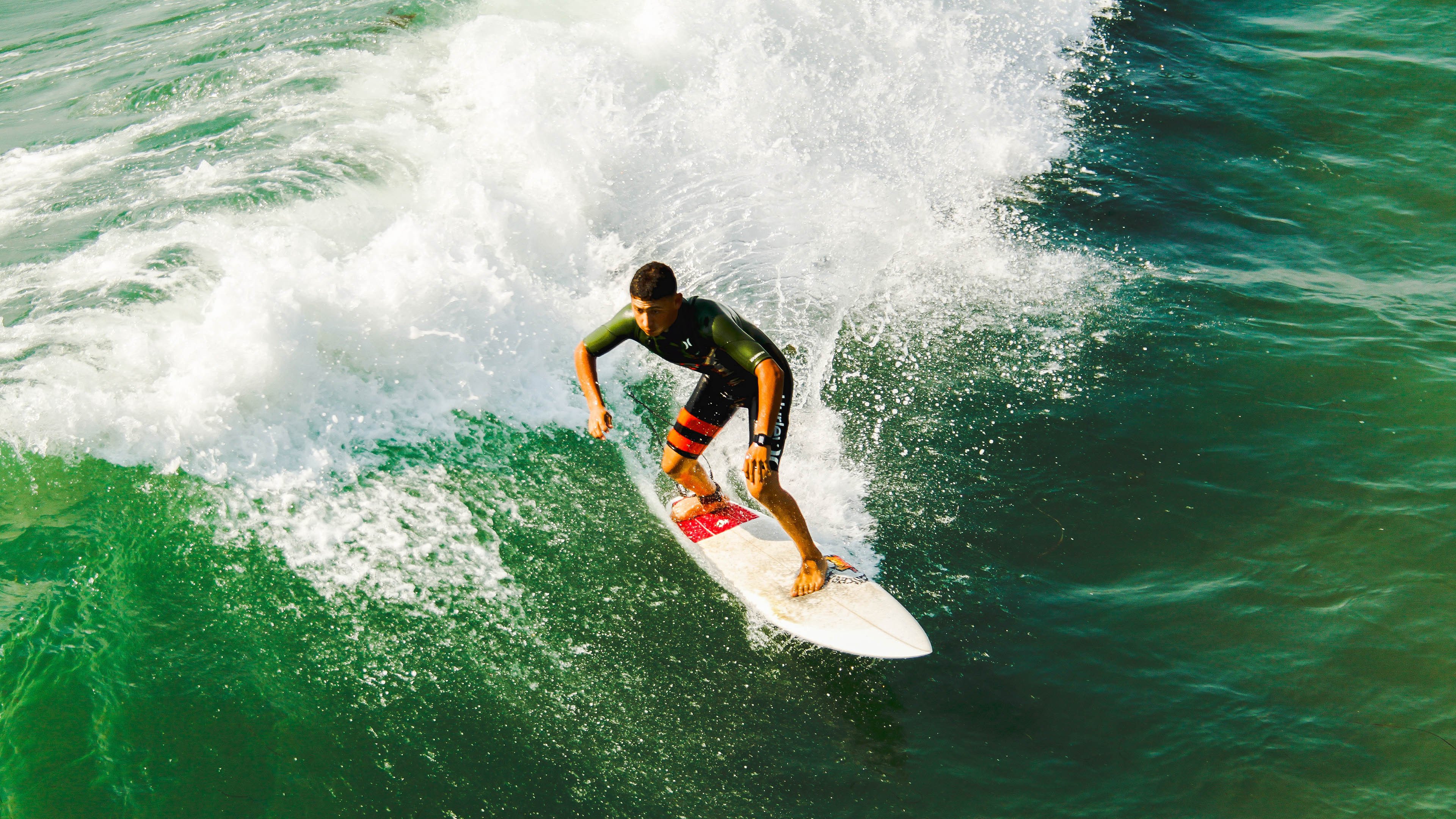 曼联战胜狼队，拉什福德梅开二度状态回暖，曼联前锋拉什福德